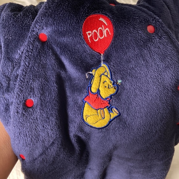 Pooh bunting with mitts - Picture 2 of 11